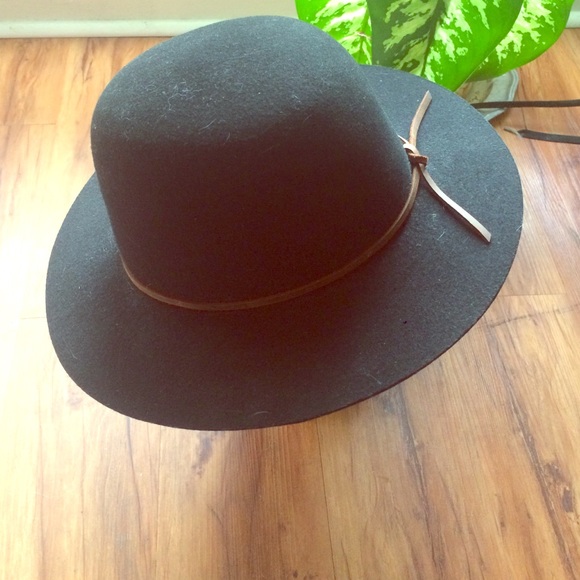 Brixton wide brim hat