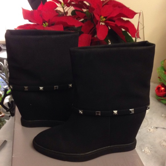 New pair of classy Ladies Boots