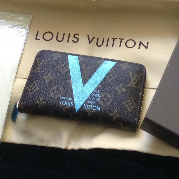 Monogram wallet in real leather