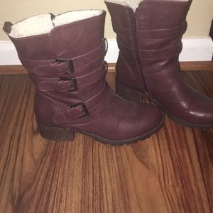 Mid calf boots. Very warm burgundy color