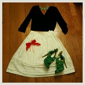 🎁NWT🎁 H & M pleated midi skirt