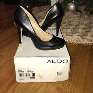 Bran New Black Aldo Pumps