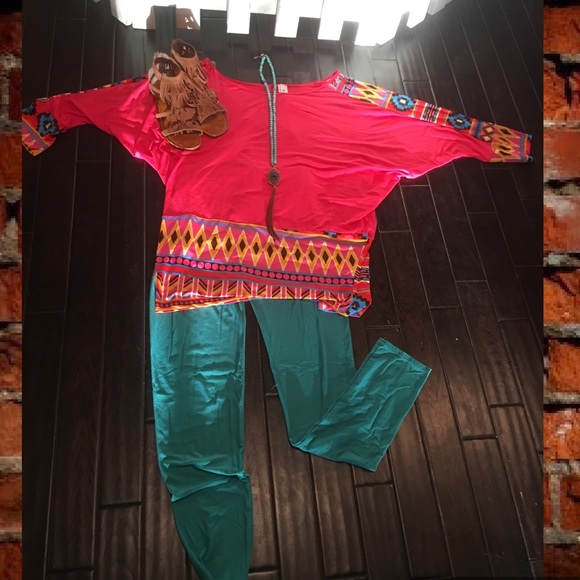 Tops - 2 DAY SALE! $7 Top & Leggings Set