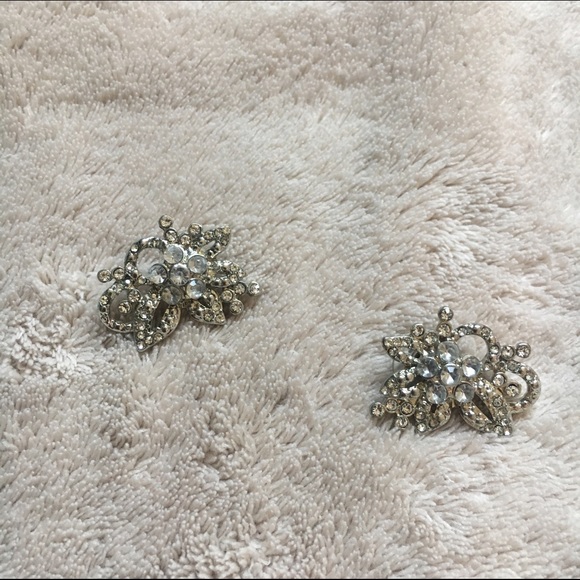 🚨🚨BOGO🚨🚨 SILVER FLORAL EARRINGS