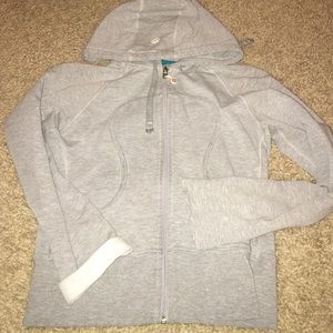 Lululemon sweatshirt