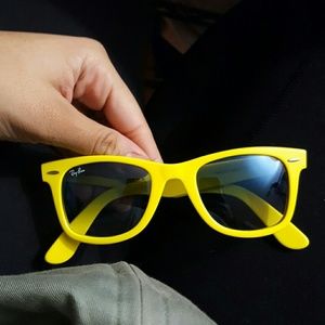 Yellow Ray bans