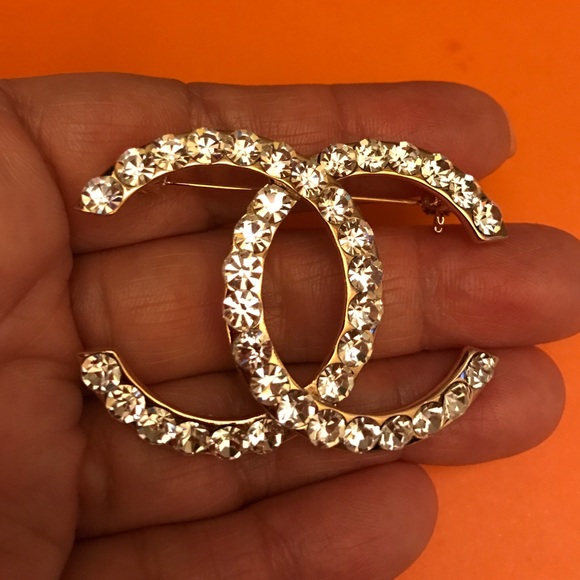 Rose gold plated crystal brooch