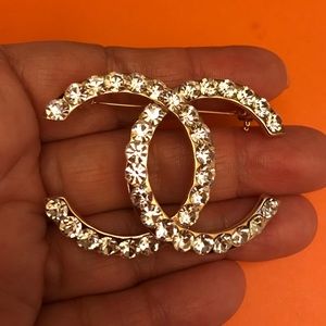 Rose gold plated crystal brooch