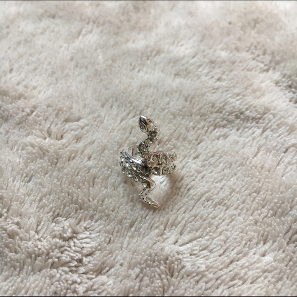 🚨🚨BOGO🚨🚨 SNAKE EAR CUFF
