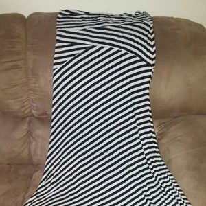 Black and white stripped skirt