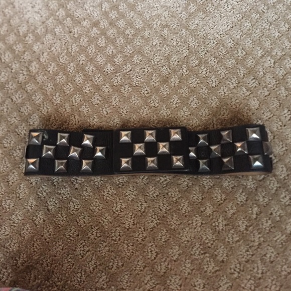 Stud belt