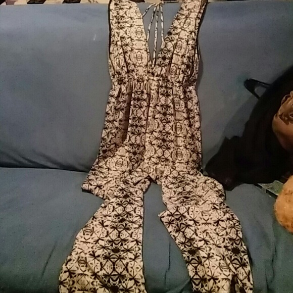 Romper - Picture 2 of 2