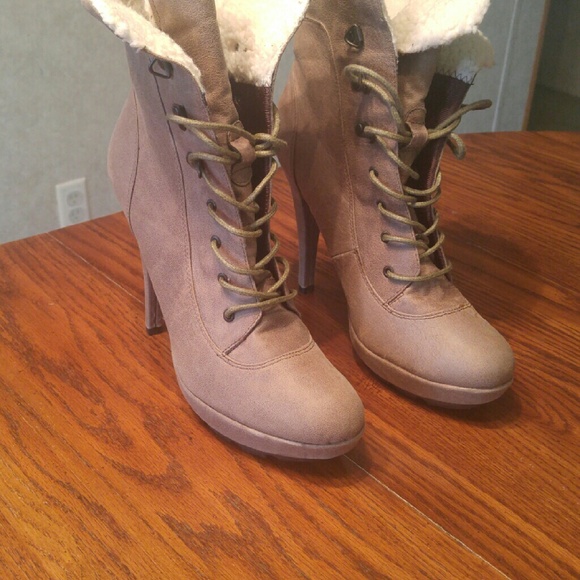 Brand new Call it Spring boots size 10
