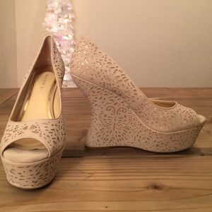 Gianni Bini Open-toed Wedges