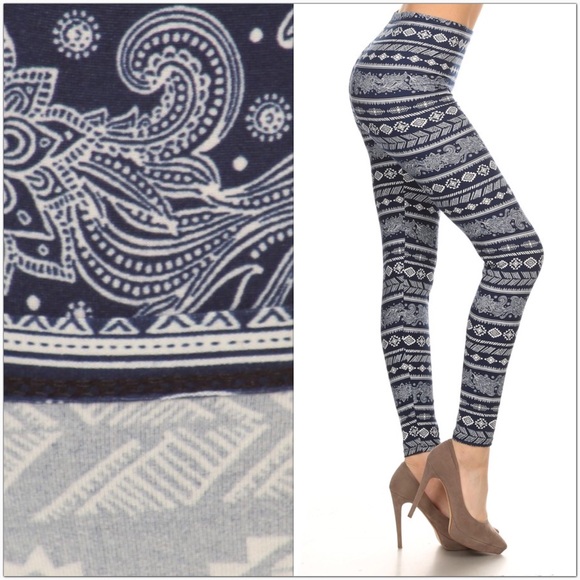 🆕 Last Pair 🔹 Navy Paisley Print Leggings - Picture 4 of 6