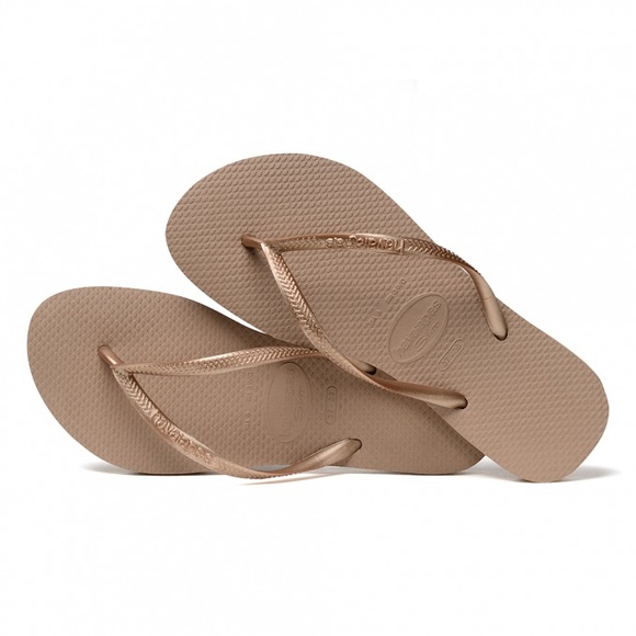 Last one! 9.5 Rose Gold Havaianas