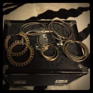 Costume jewelry (as a set of 5)