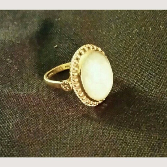 Jade solitare ring