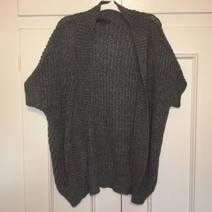 Short sleeved knit sweater