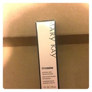 Mary Kay luminous-wear foundation