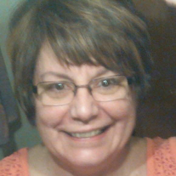 Meet your Posher, Gwen - Picture 1 of 1