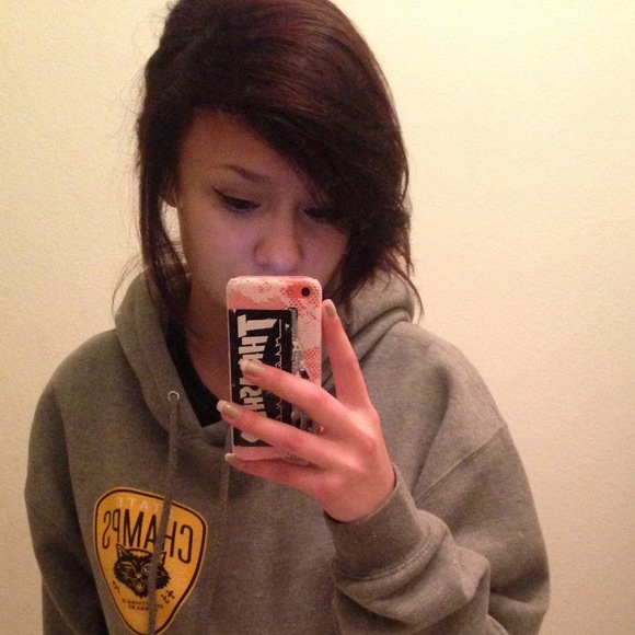 Meet your Posher, Shea