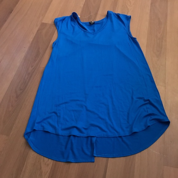 🚨4 for $25🚨 Cable & Gauge split back Tank - Picture 2 of 4