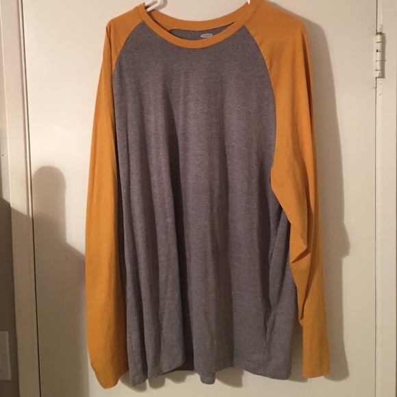 Old Navy T- Shirt