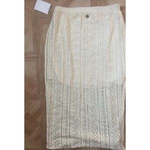 Long knitted billabong skirt