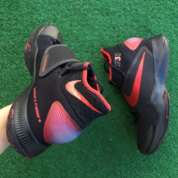 Men's Nike Zoom Hyperrev limited sneakers - Picture 2 of 4