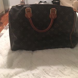 Louis Vuitton Speedy bag