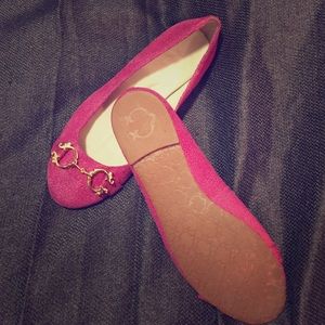C Wonder brand new pink buckle flats