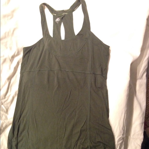 ALO green yoga top w/bra donating in 24hours