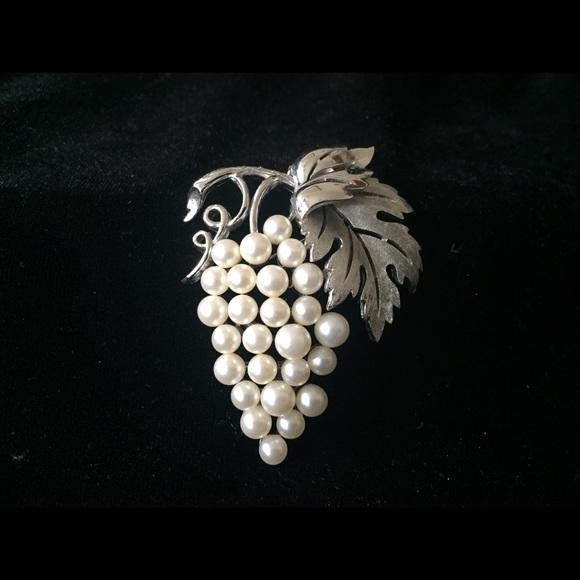 Vintage Trifari Faux Pearl Grape Brooch Pin