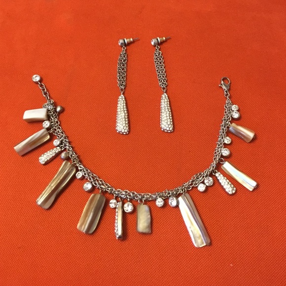Bracelet and earrings set