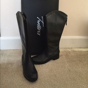Black leather Boots
