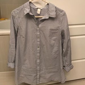 Cute button down maternity top