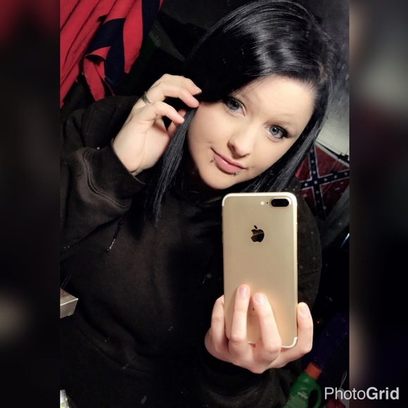 Meet your Posher, Tiffany