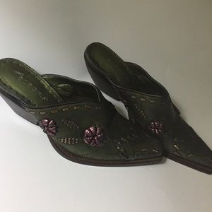 BCBG MULE w Purple and Copper Accents