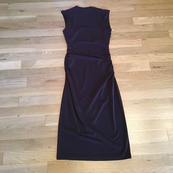 Sold locally moda international women's dress. - Picture 3 of 3