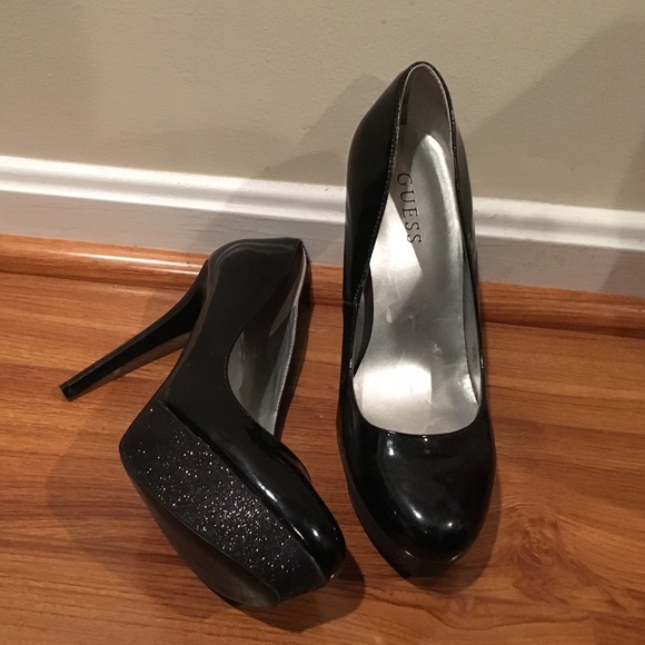 Guess Platform Pumps 👠