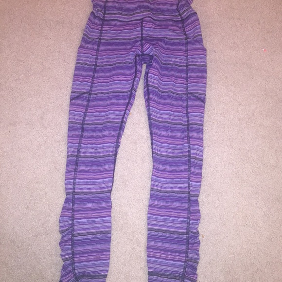 Perfect condition 7/8 pants. Side and back pockets
