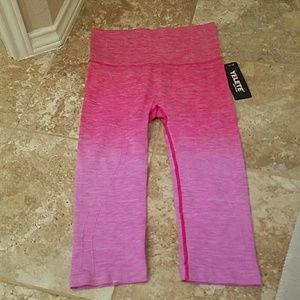 Very stretchy yoga capris/ leggings !