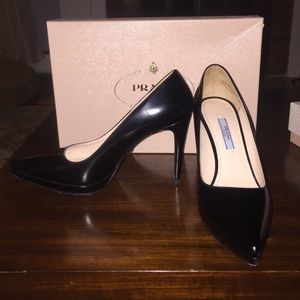Prada black heels!!! Used lightly!!!!