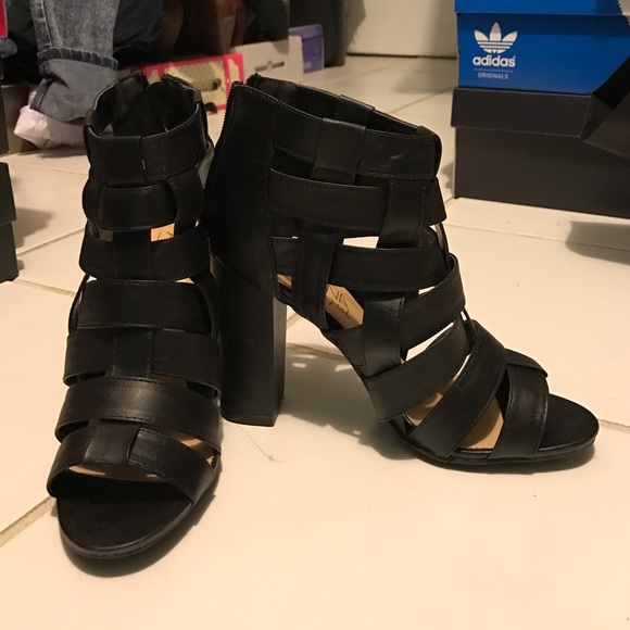 Criss-cross heels