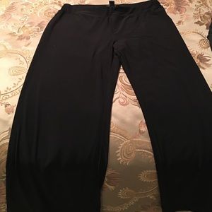 Black White House pants