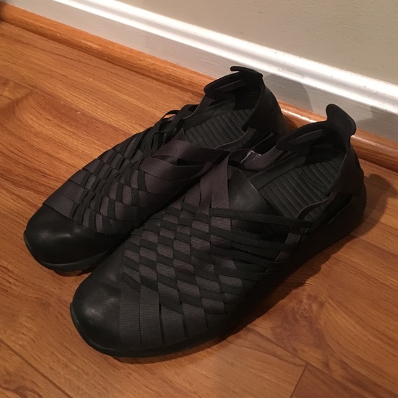 Black Women's Nike Roshrun 2.0