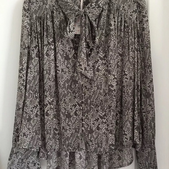 Free People Muse Buttondown Blouse XS Snake Print - Picture 3 of 5