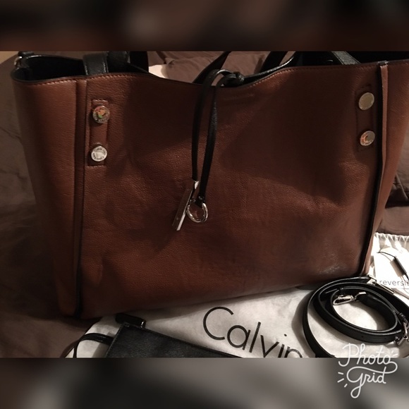 ❣️FINAL SALE❣️CALVIN KLEIN REVERSIBLE FRINGE TOTE - Picture 6 of 8