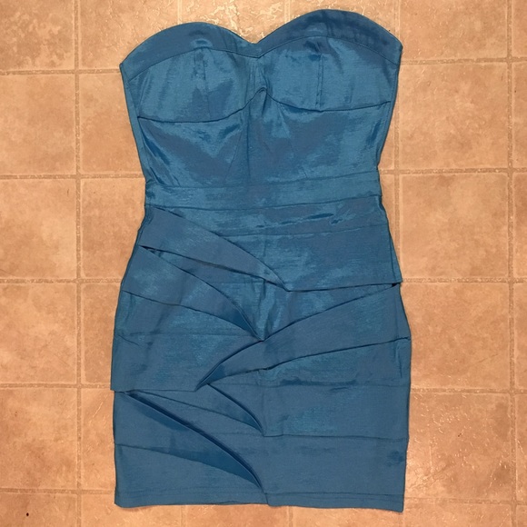 Blue strapless dress